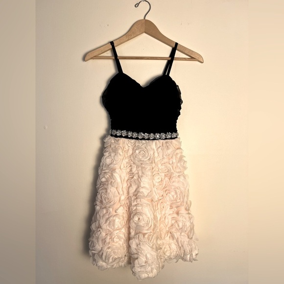 qep Kids Girl Applique Dress 11 Gown Black Cream Rosette Embellished Rhinestone - Picture 1 of 15